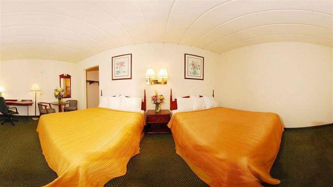 Econo Lodge Inn & Suites Wisconsin Dells Exteriör bild