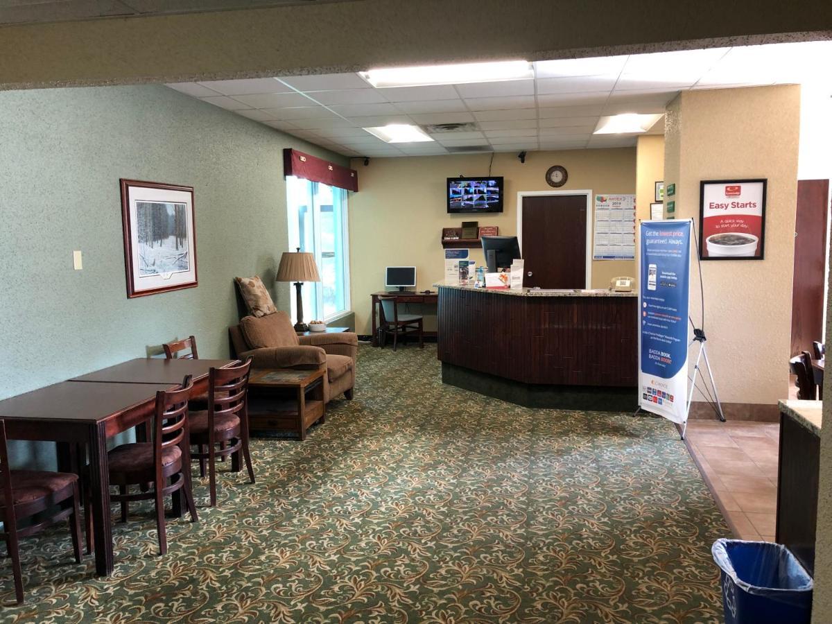 Econo Lodge Inn & Suites Wisconsin Dells Exteriör bild