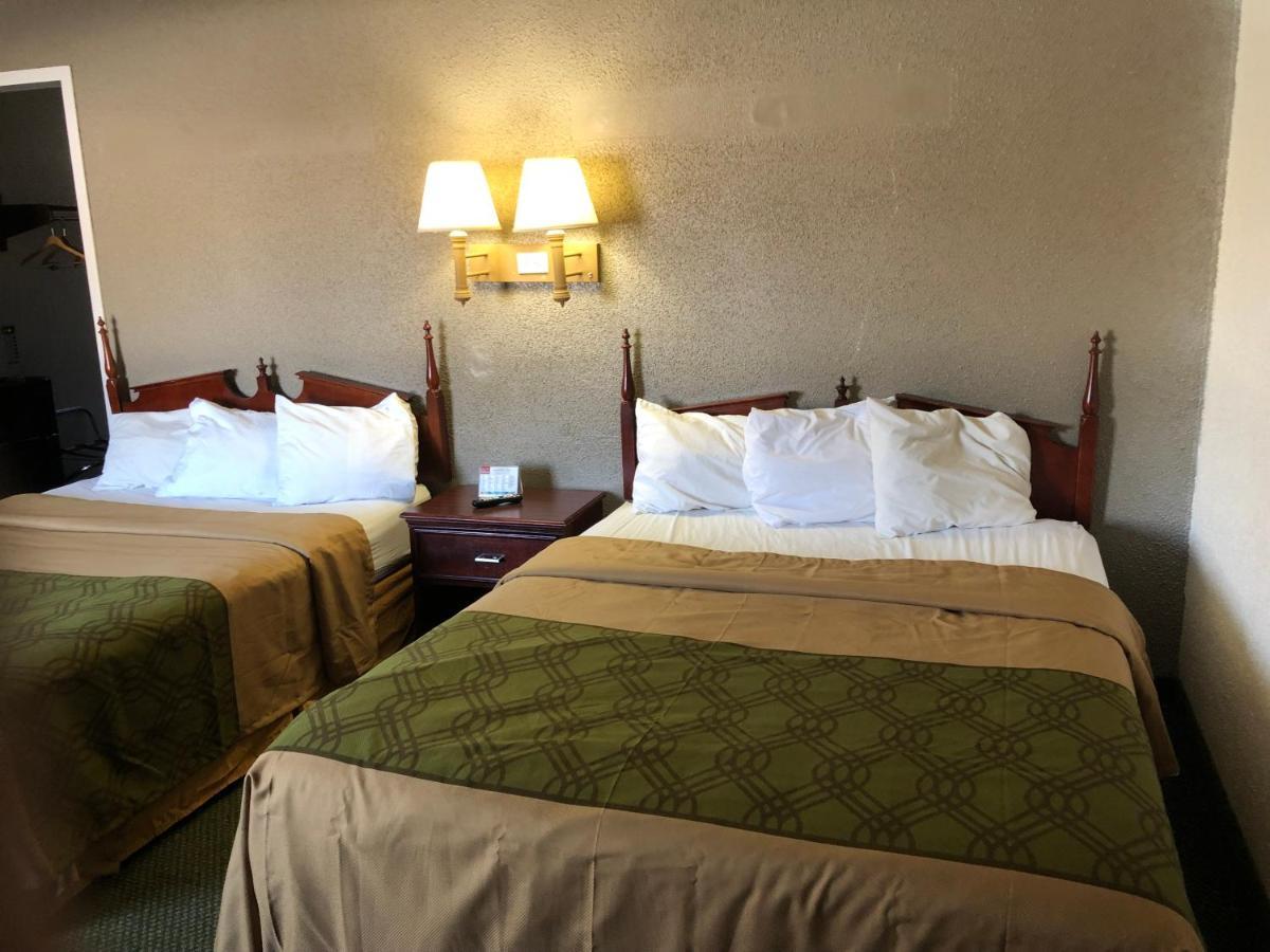 Econo Lodge Inn & Suites Wisconsin Dells Exteriör bild