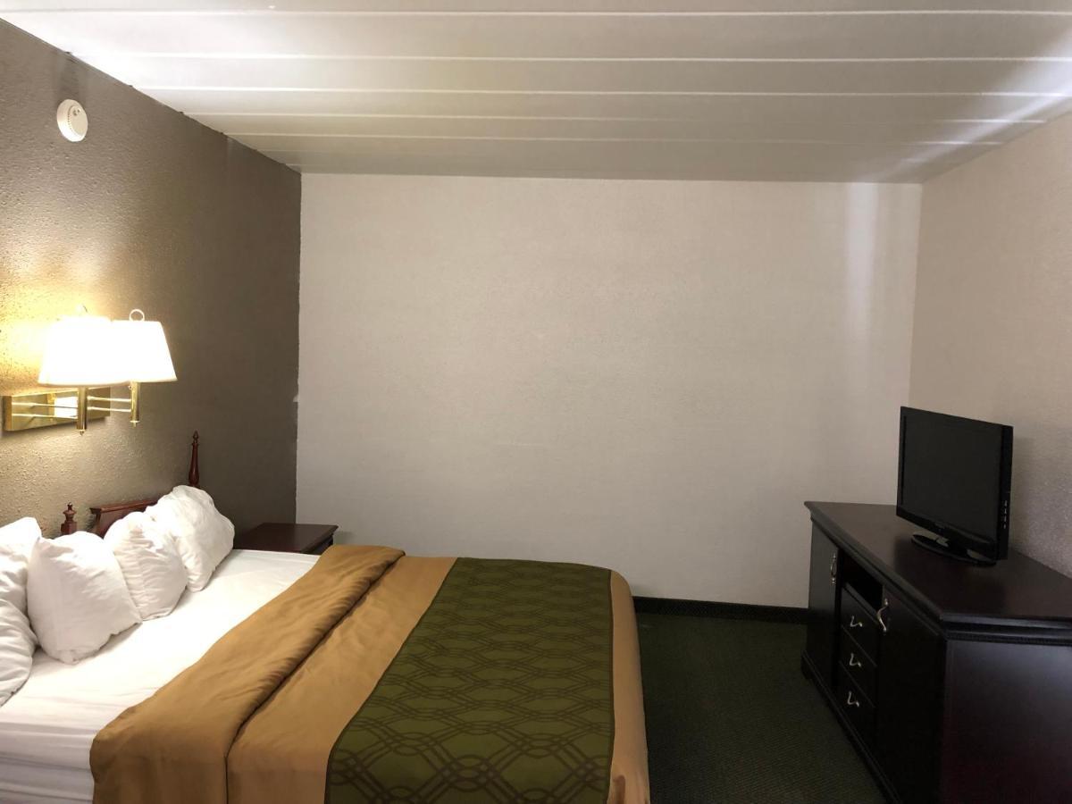 Econo Lodge Inn & Suites Wisconsin Dells Exteriör bild