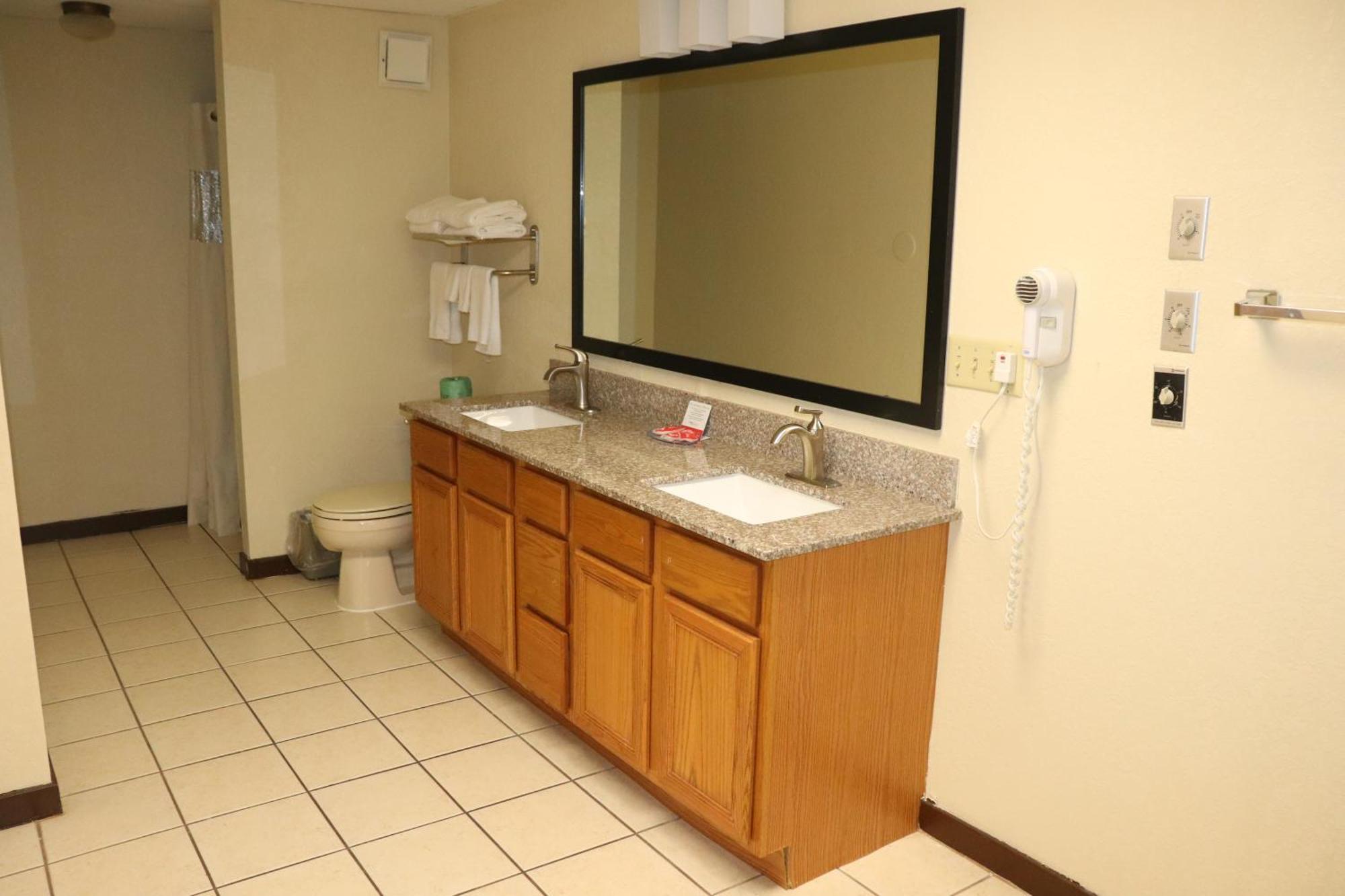 Econo Lodge Inn & Suites Wisconsin Dells Exteriör bild