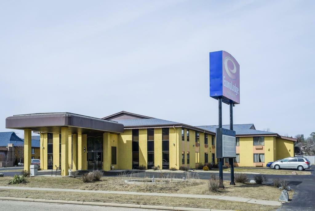 Econo Lodge Inn & Suites Wisconsin Dells Exteriör bild