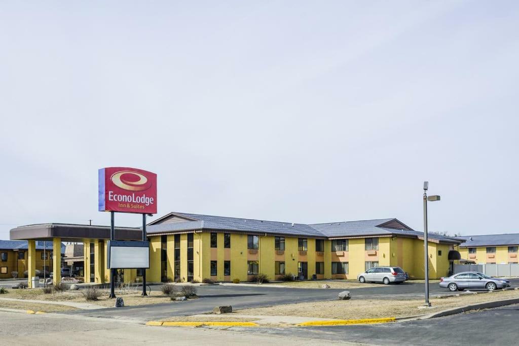 Econo Lodge Inn & Suites Wisconsin Dells Exteriör bild